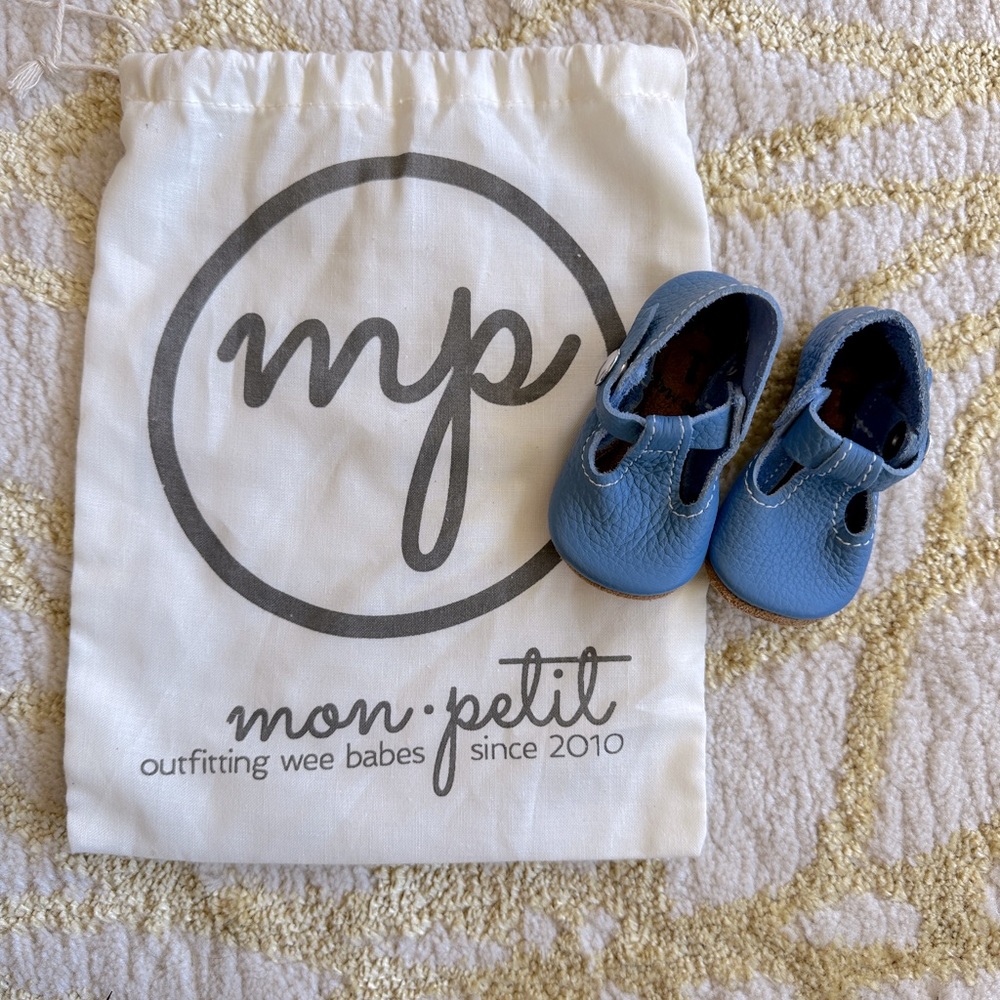 NWOT BACKYARD BLUE T-Straps Mon‎ Petit Shoes Sz 1 Handmade Soft Soles Periwinkle